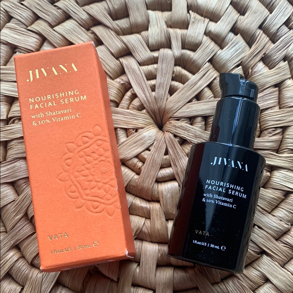 Jivana Nourishing Facial Serum with shatavari & vitamin c 30ml new